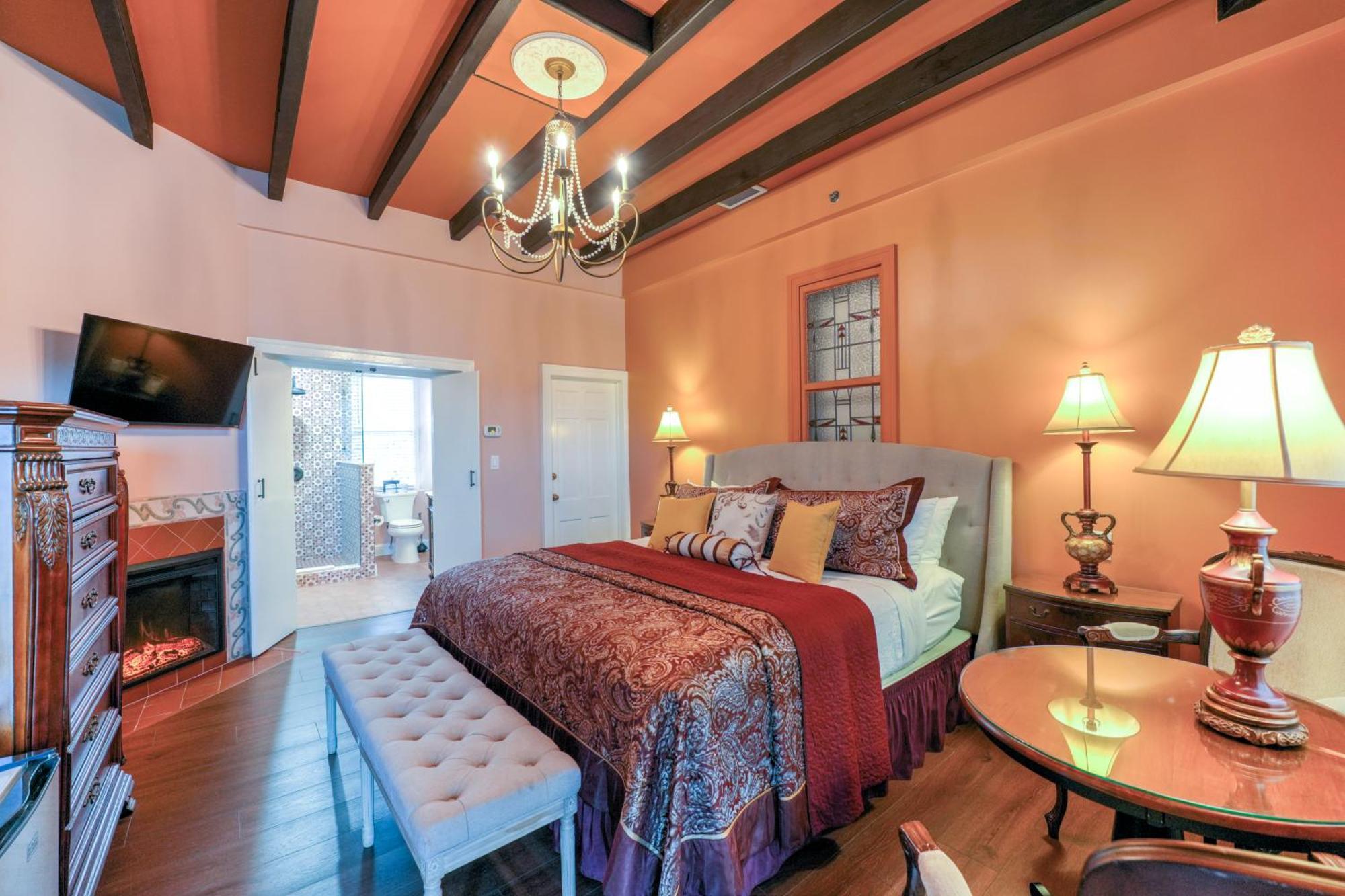 Casa De Solana Bed & Breakfast