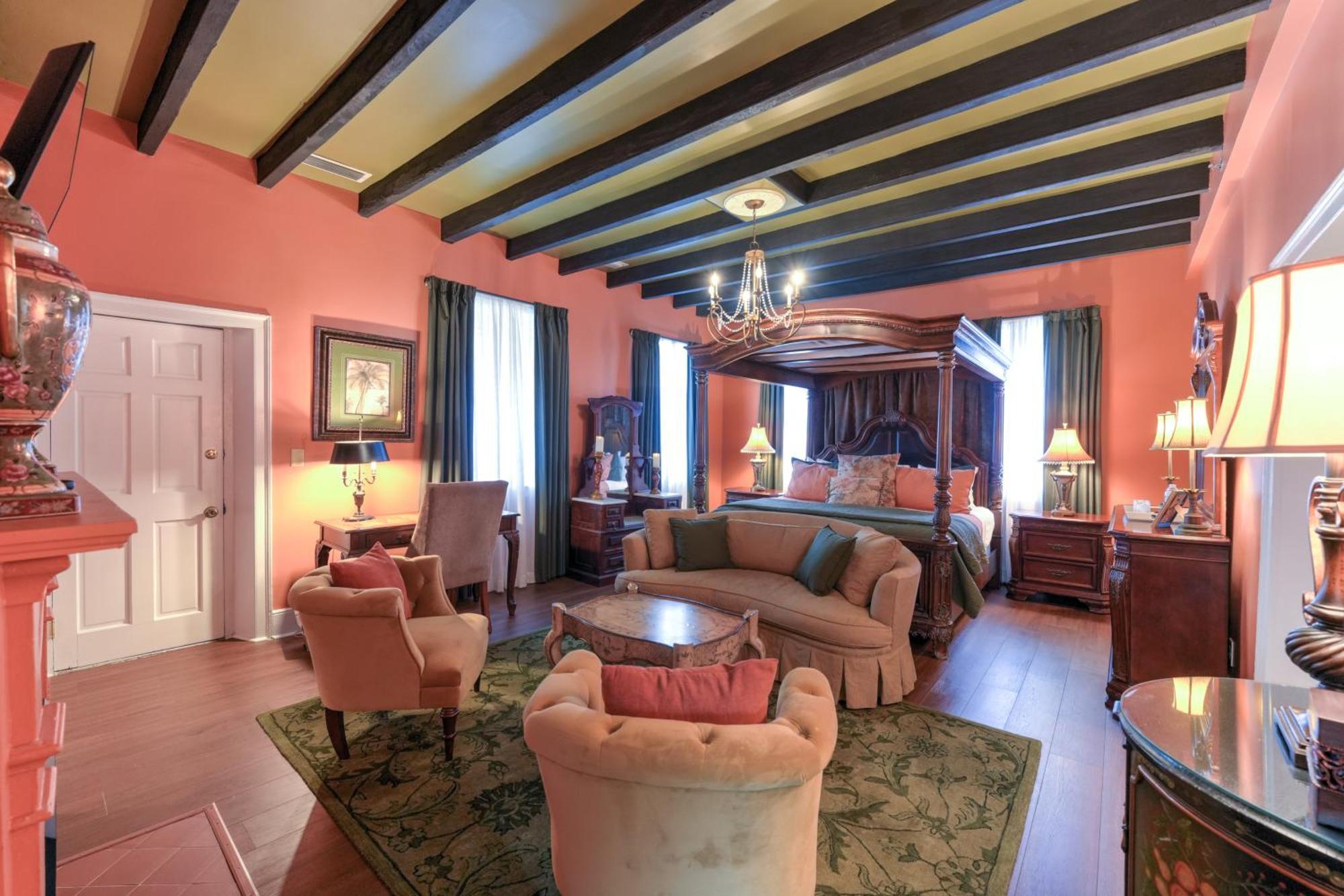 Casa De Solana Bed & Breakfast 3*